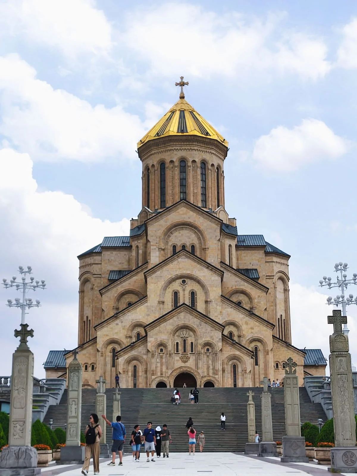Sameba Cathedral approach