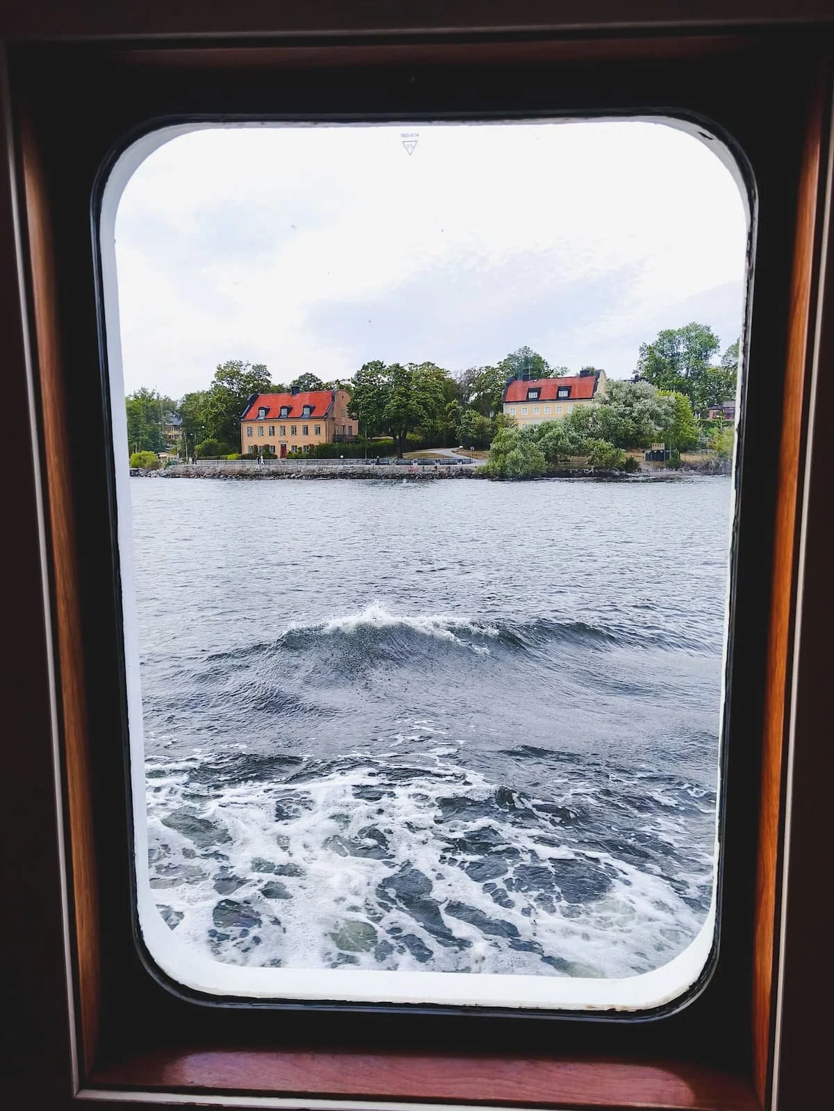 stockholm-archipelago-cruise-window-view.jpg
