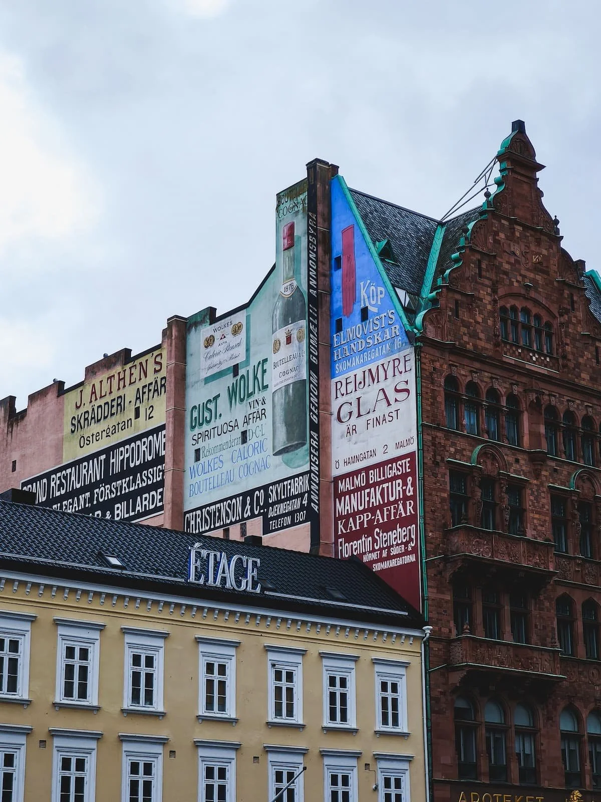 Apoteket Lejonet with historic painted ads