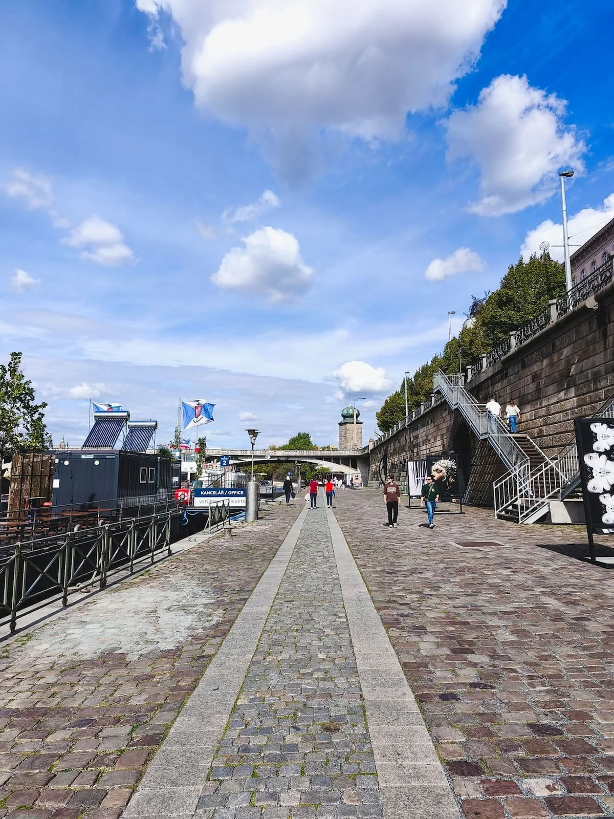 Náplavka Promenade