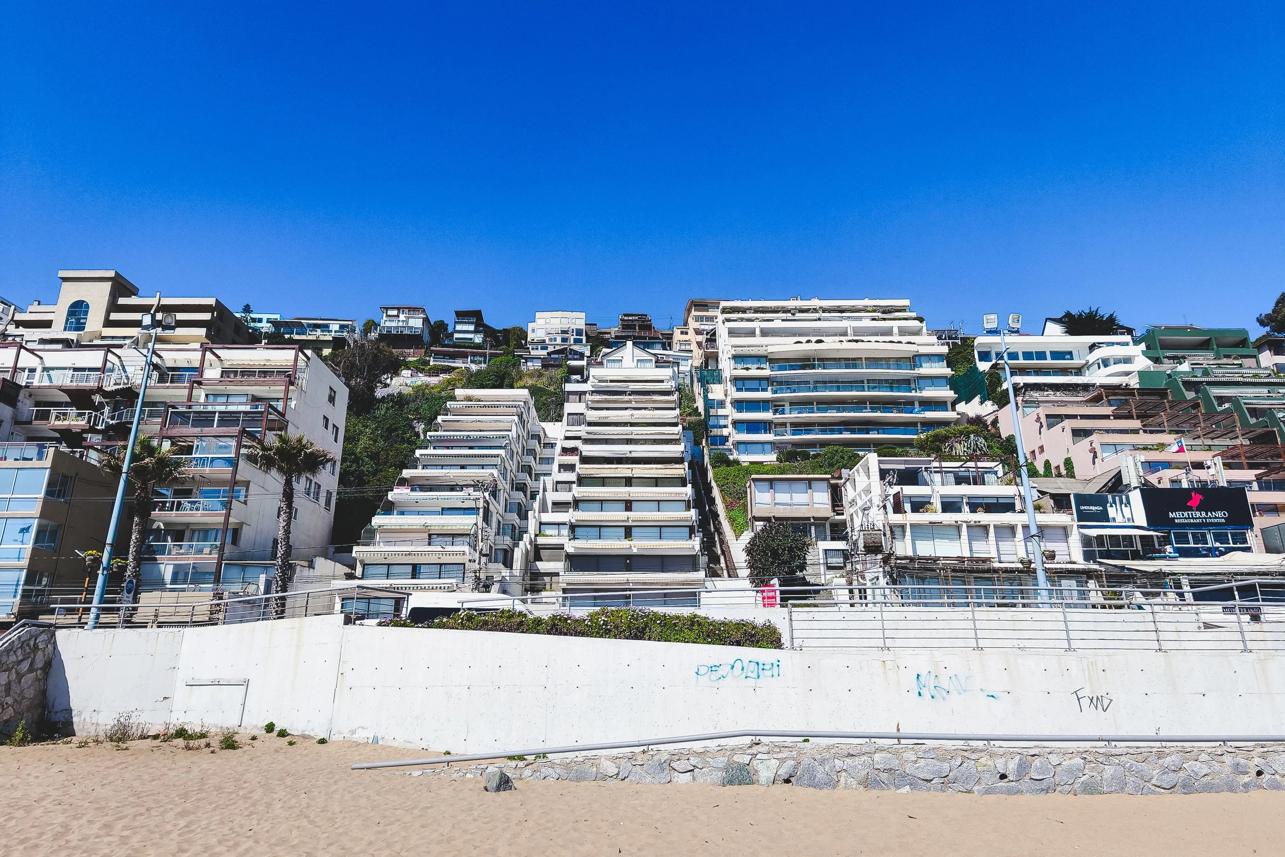 Tiered hillside buildings at Reñaca.