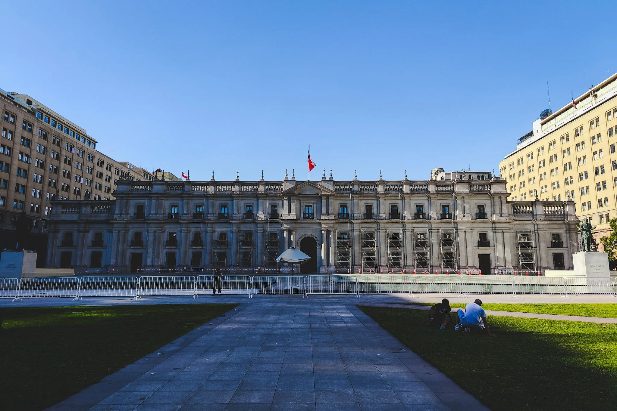 Exterior (back) of La Moneda, taken from Plaza de la Ciudadanía.