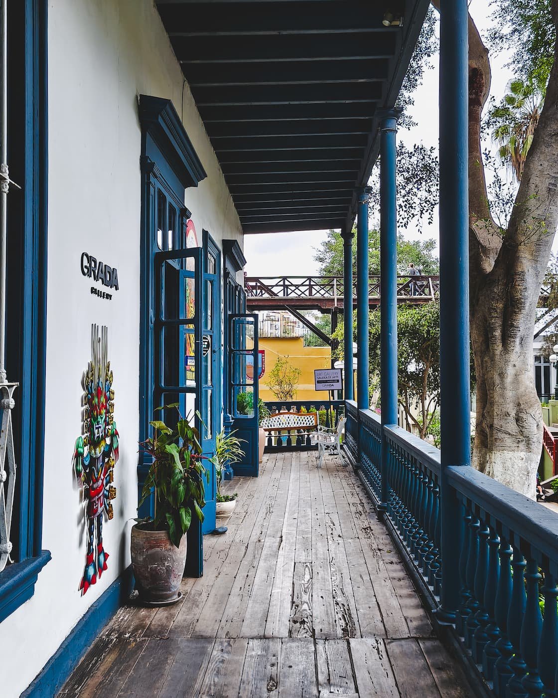 Front porch of Grada Galería.