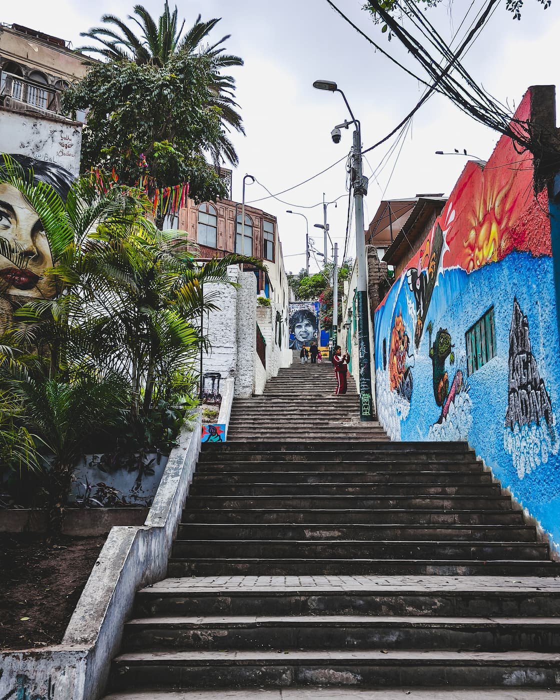 Stairs on Bajada de los Baños, towards the bottom.