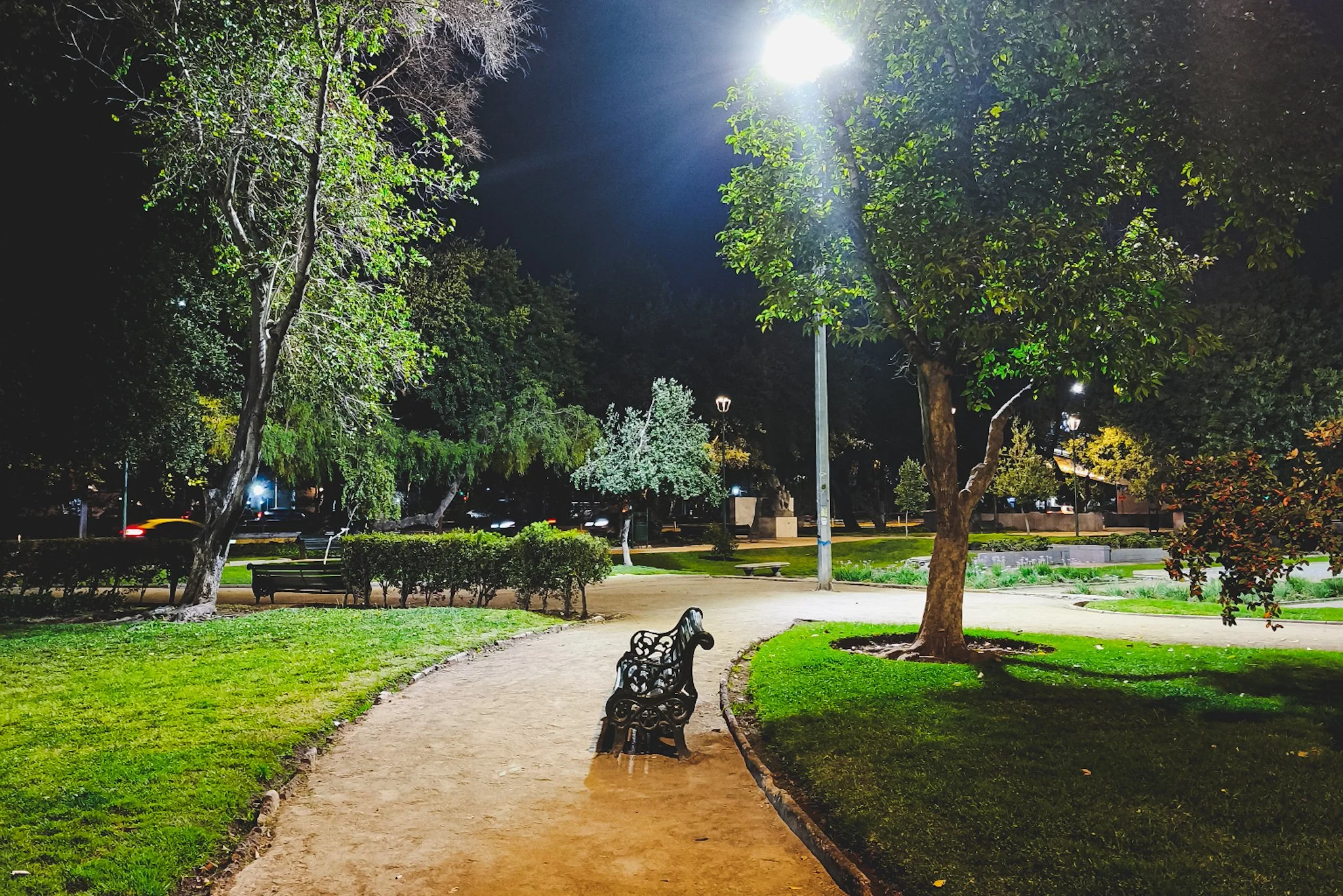 Path in Parque Balmaceda at night.