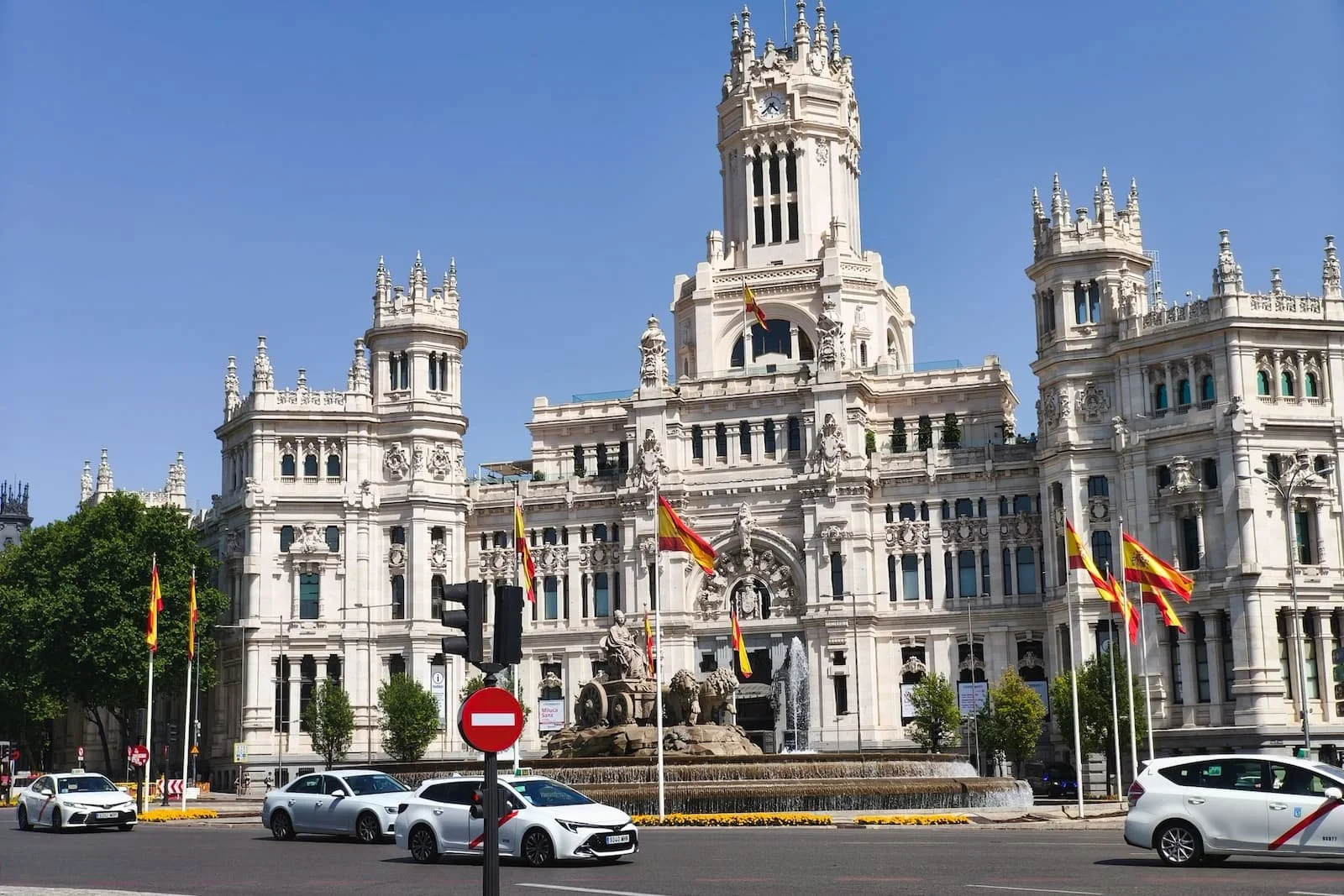Palacio de Cibeles and the Cibeles Fountain area in central Madrid.