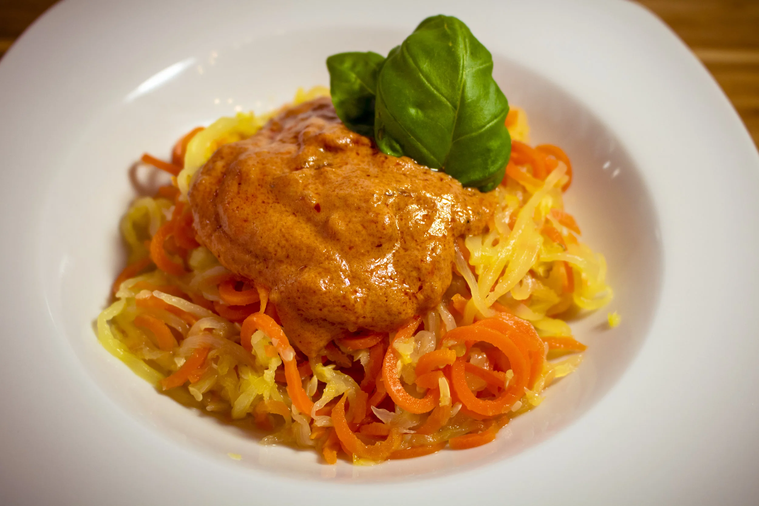 Zucchini-Möhren-Spaghetti - LOW CARB VEGETARISCH 