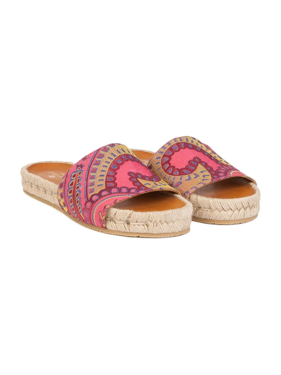 These multicolored Paisley jacquard flat sandals feature a rope-edged bottom and are perfect for adding a hint of style to a casual look.