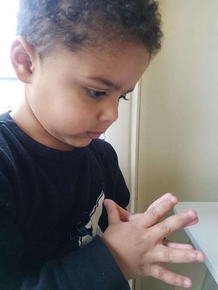 finger+fidget+ellis.jpg