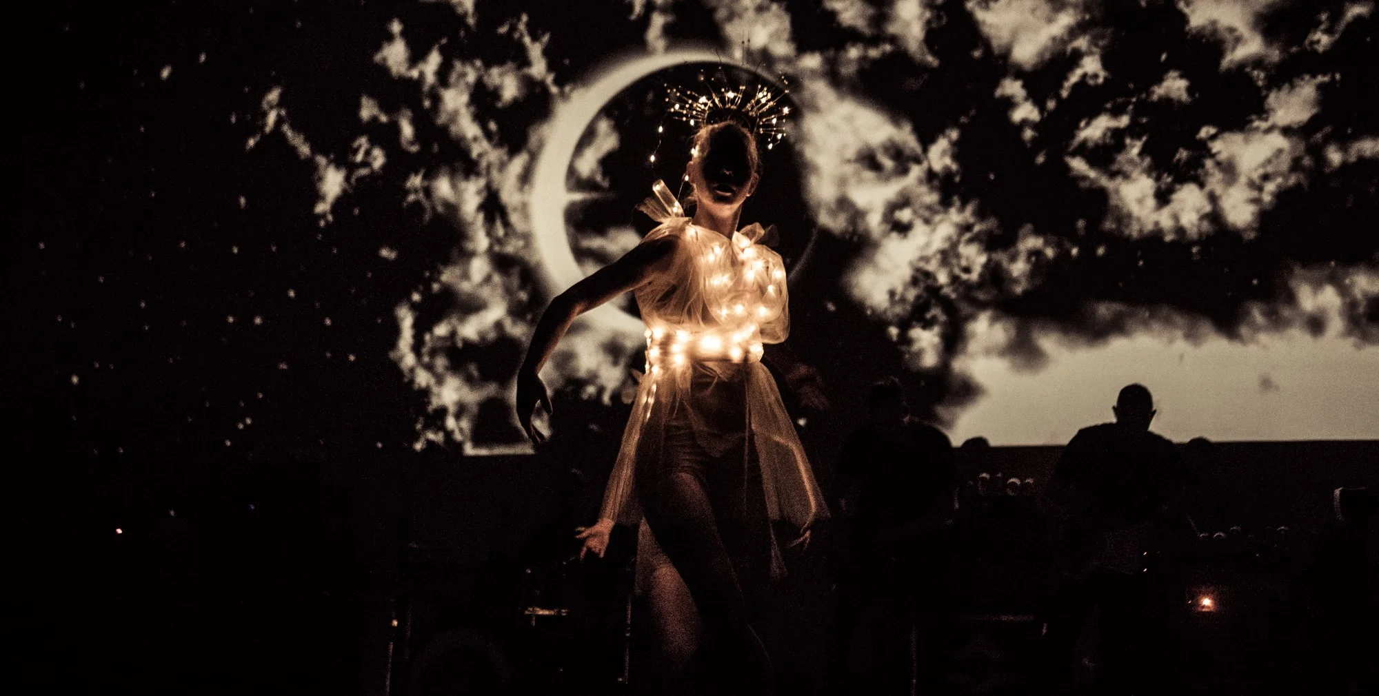 Photo by L U X I N V I C T U S