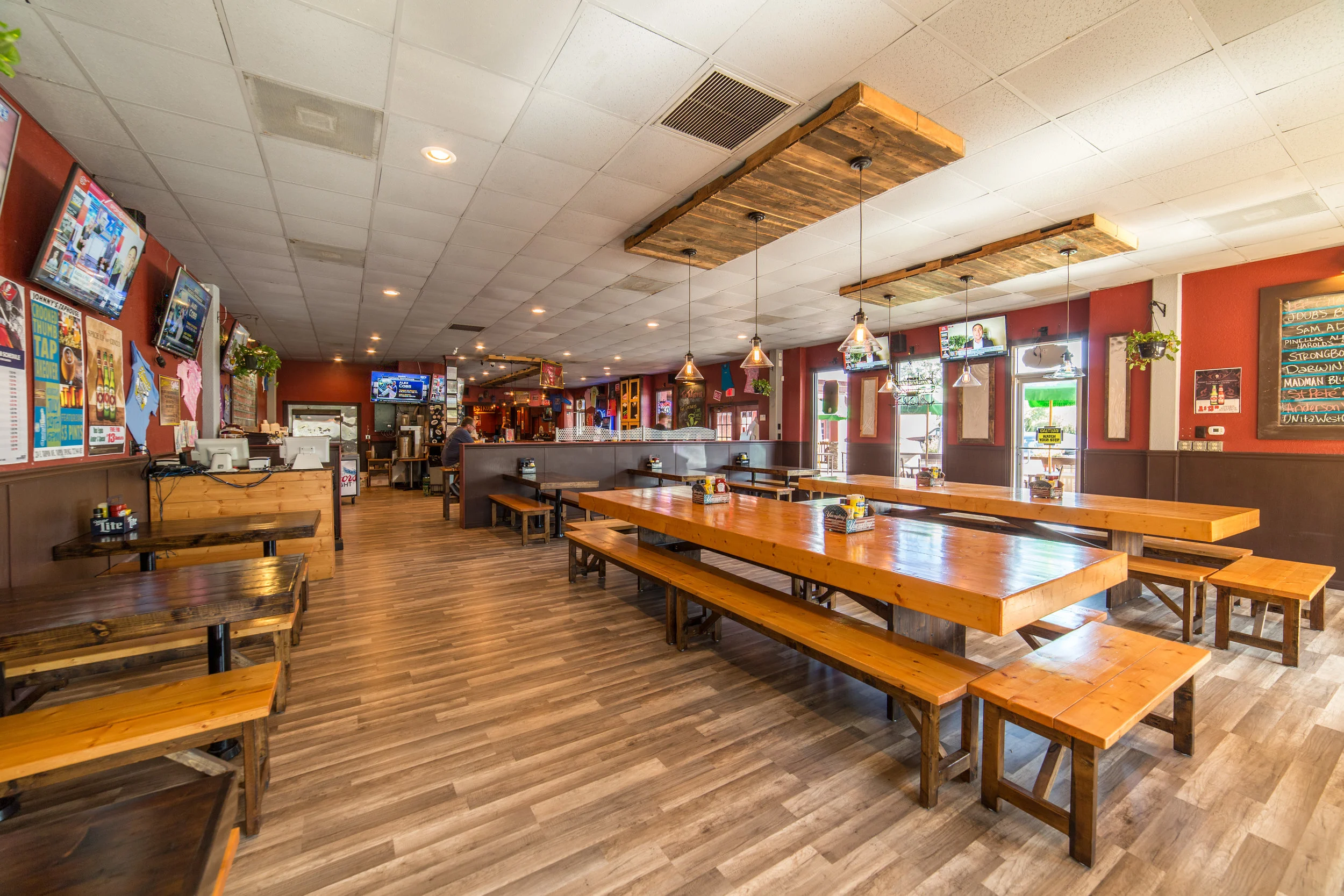 Johnny's Taphouse + Grill