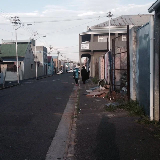 Luglio 2018.
•
•
•
What has changed and what still has to change... #everywhereafrica #everydayafrica #bue #people #town #street #mandela #southafrica #colorphotography #graffiti #streetart #westerncape #murales #capetown #rentalmag #lenzphoto #burnmagazine #foammagazine #archivecollectivemag #papermagazine #dietcolazine #anotherplacemagazine #photozine #justifiedmagazine #thisplacemagazine #somewheremagazine #yetmagazine