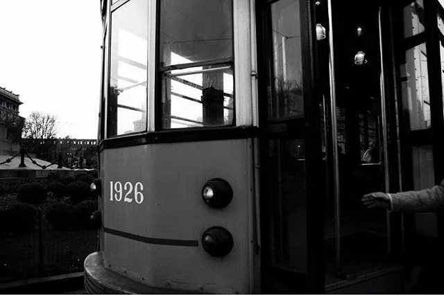 Tornando da Milano ho sempre in mente questa.
Milano 2012.
#milano #street #people #travel #blackandwhitephotography #pointofview