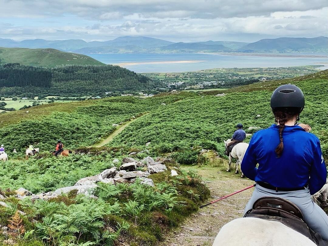 Big Views = The Reeks Trail! 
☘️🐴☘️

Ready to explore Killarney and The Ring of Kerry? Ride from the mountains to the sea in the Kingdom of Kerry! 

This 6- night trail provides an unequalled opportunity to explore the highlands of Kerry with the ma