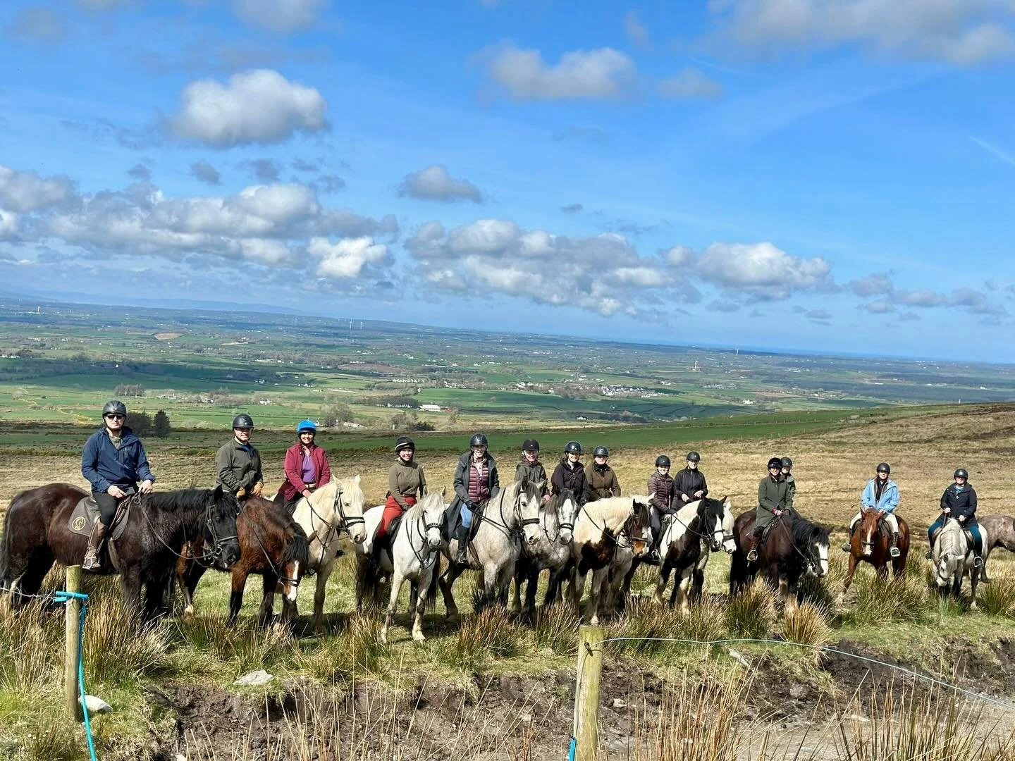 Gotta Group? We 💚 Groups! We have several itineraries that can accommodate 10 or more riders. Grab your friends! Let&rsquo;s ride! 

(Photo: Virginia Riders/ Itinerary - Castles. Coastlines. Countryside)

#rideinireland #trekking #equestrian #horser