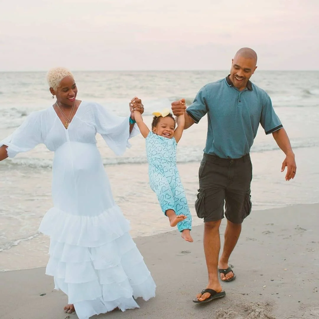 Well, we're in the home stretch as a party of 3. 

This time around is so different, and will be one for the history books, but we're finding peace and positivity in these final moments. 

Grateful for these sneak peek maternity pictures from @lauren