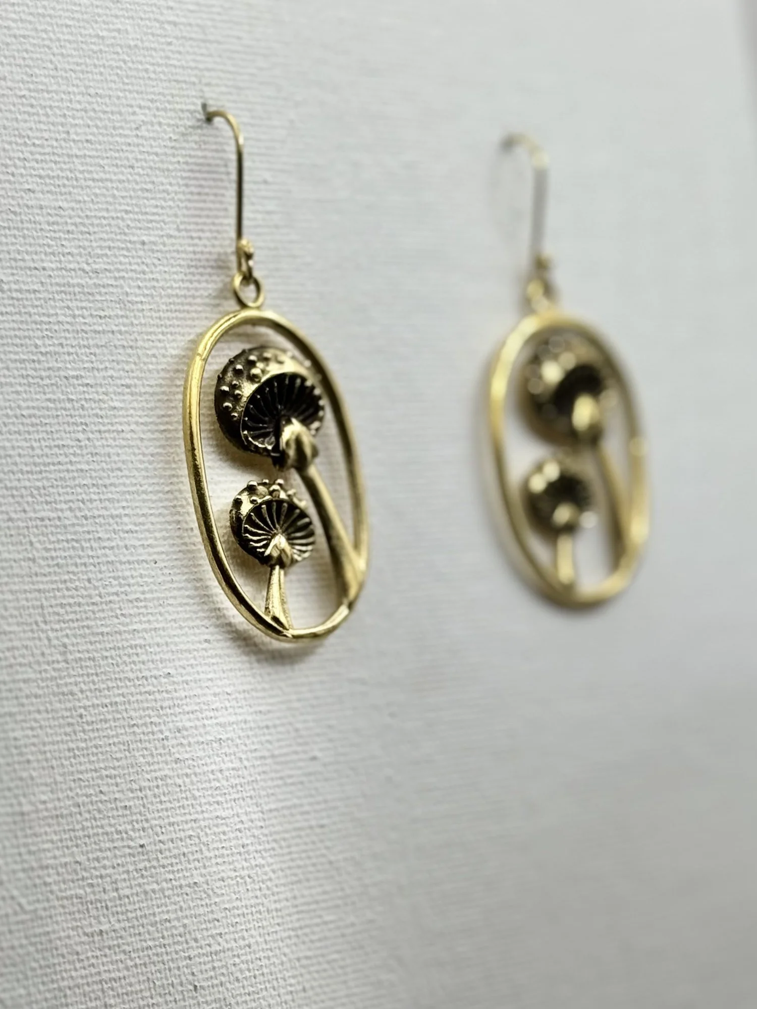 brass-earrings-mushroom-oval-duo-01.jpeg