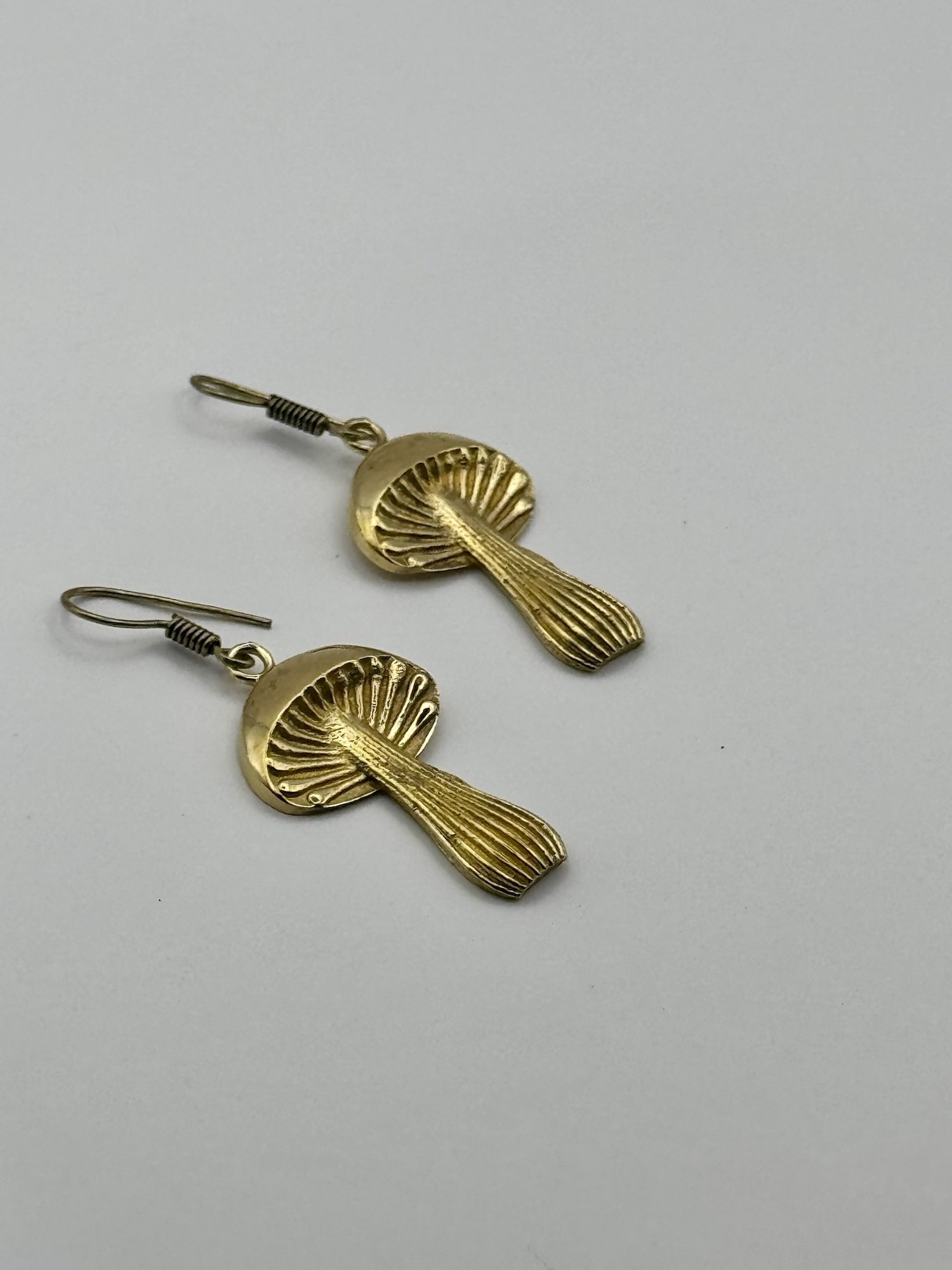 brass-earrings-mushroom-single-02.jpeg