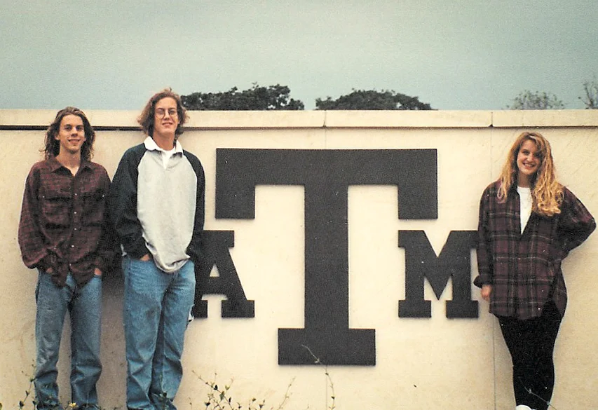 What do y'all have in common? “We all reeeaaally love that new band Nirvana.” . #siblingrevelryproject #Thisis21 #Thisis19 #Thisis18