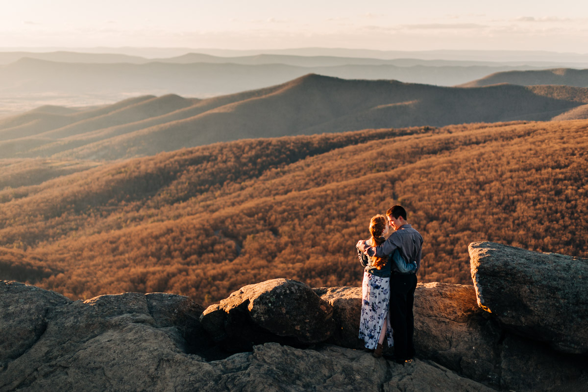 Shenandoah-National-Park-Engagement-Photography-3.jpg