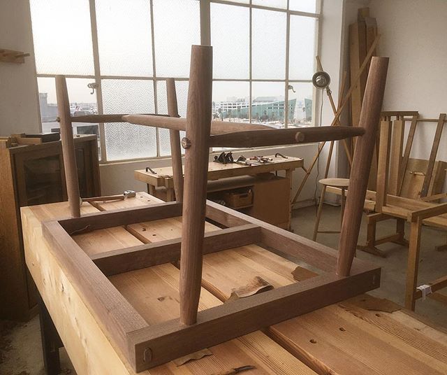 base assembled (upside down) for another Misterioso dining table going to Chicago ~ the legs and center stretcher are friction fits and can be disassembled (with a mallet) &bull; oiled walnut with ash wedges

#woodworking #madebyhand #silverlake