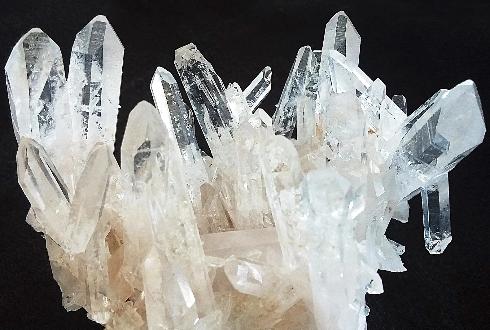 Quartz cluster from the Crystalline Vortex in Arkansas