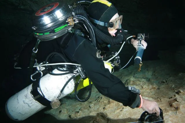 First dives on the unit- at JB, in the lower cavern. Hands up, heads up display.
