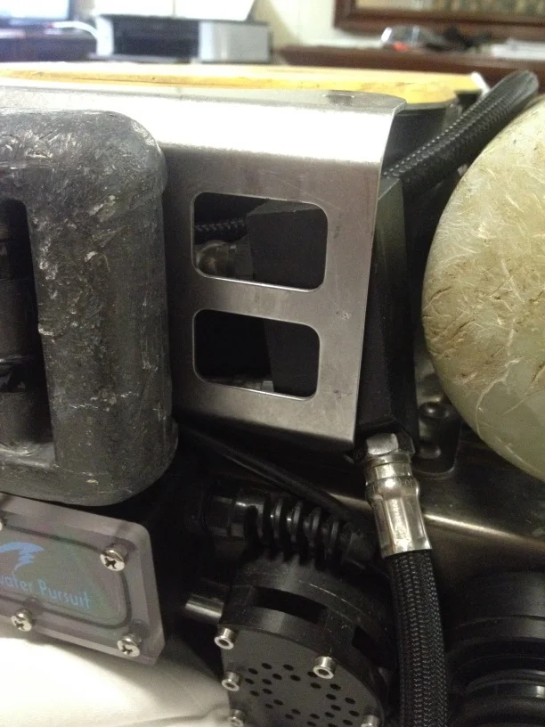 revo_manifold.jpg