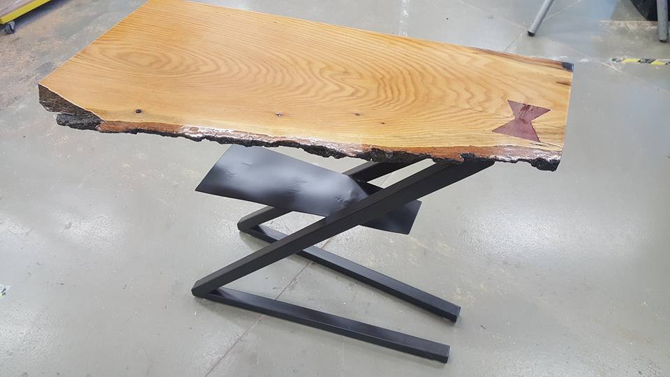 Live sawn table
