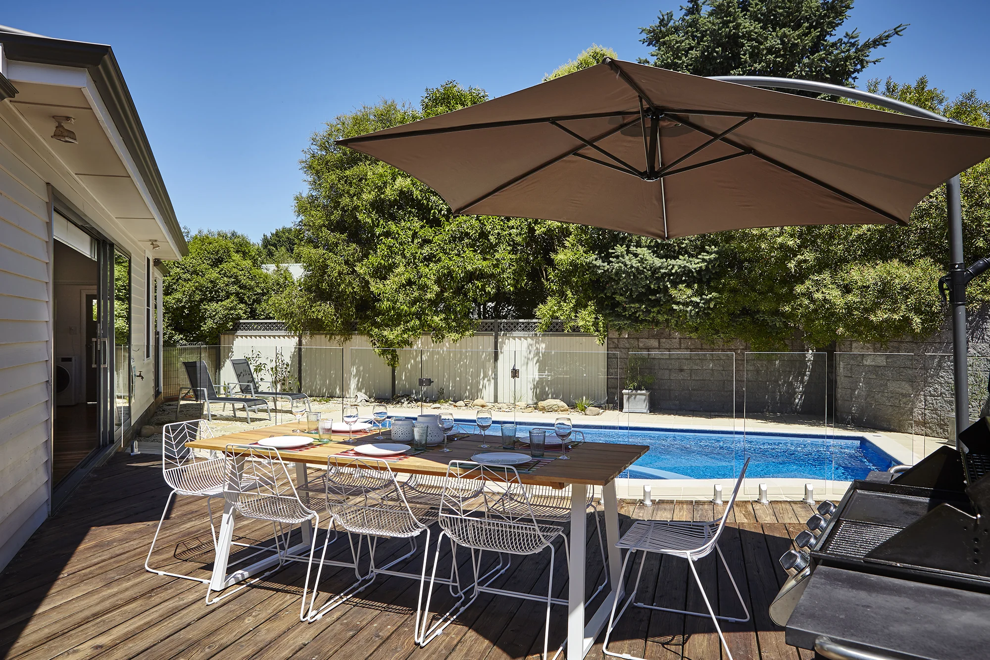 LH_OutdoorTable_2.jpg