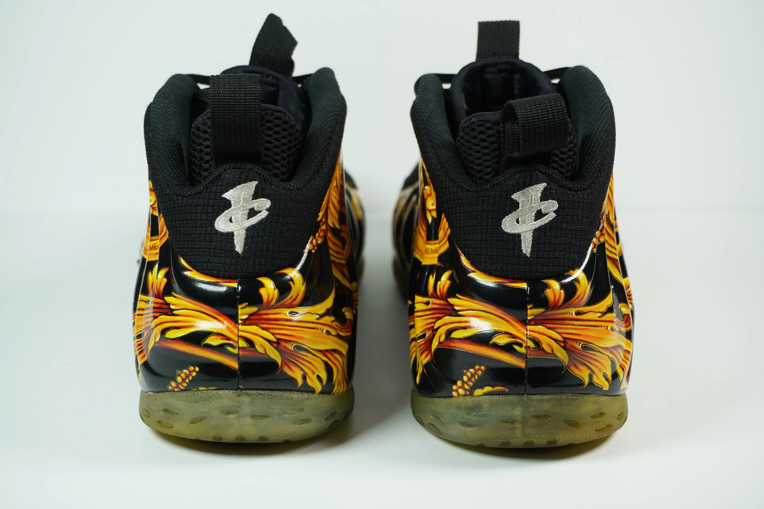 supreme x nike air foamposite one