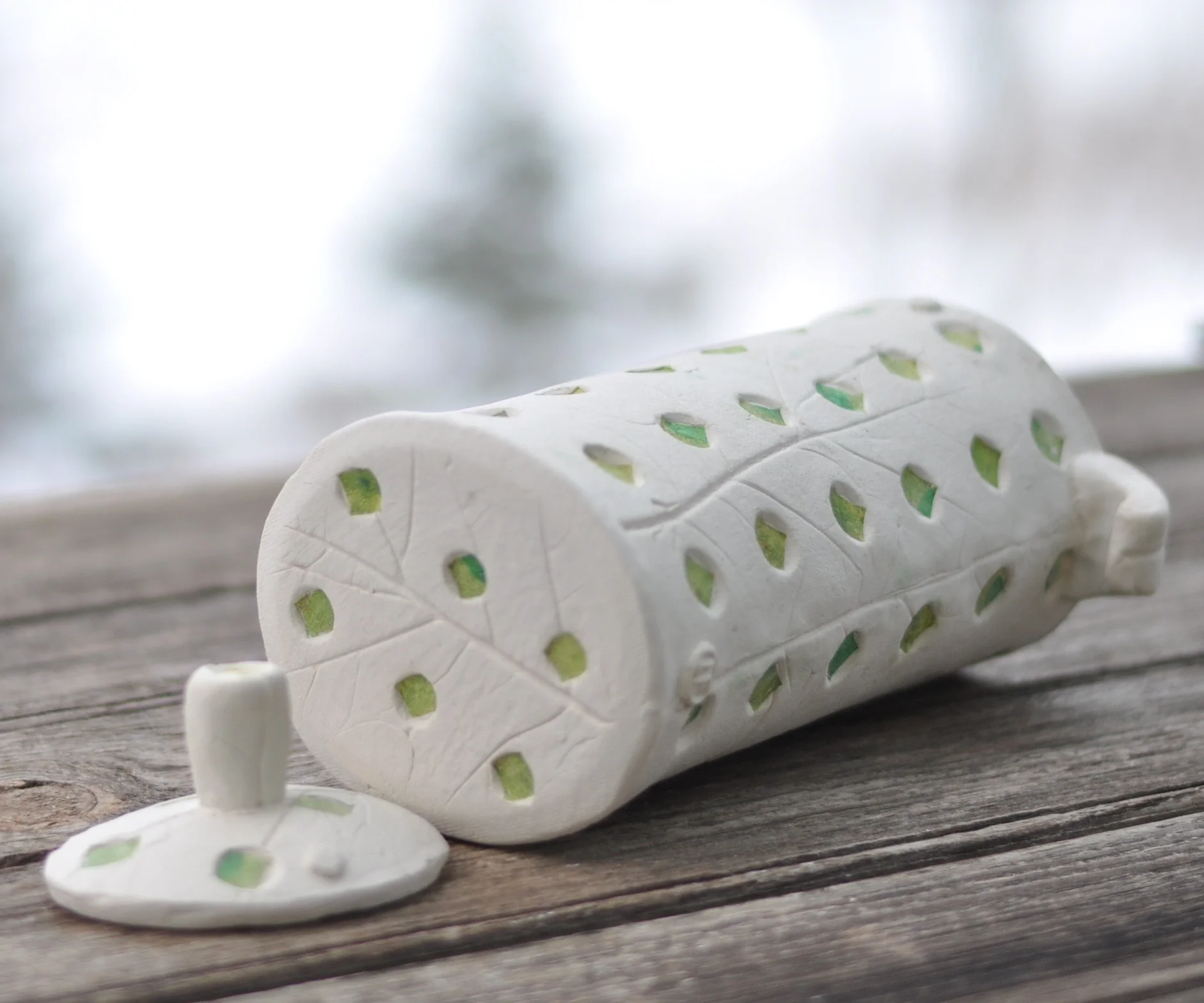spotted grass biodegradable urn bottom Lucy Fagella.jpg