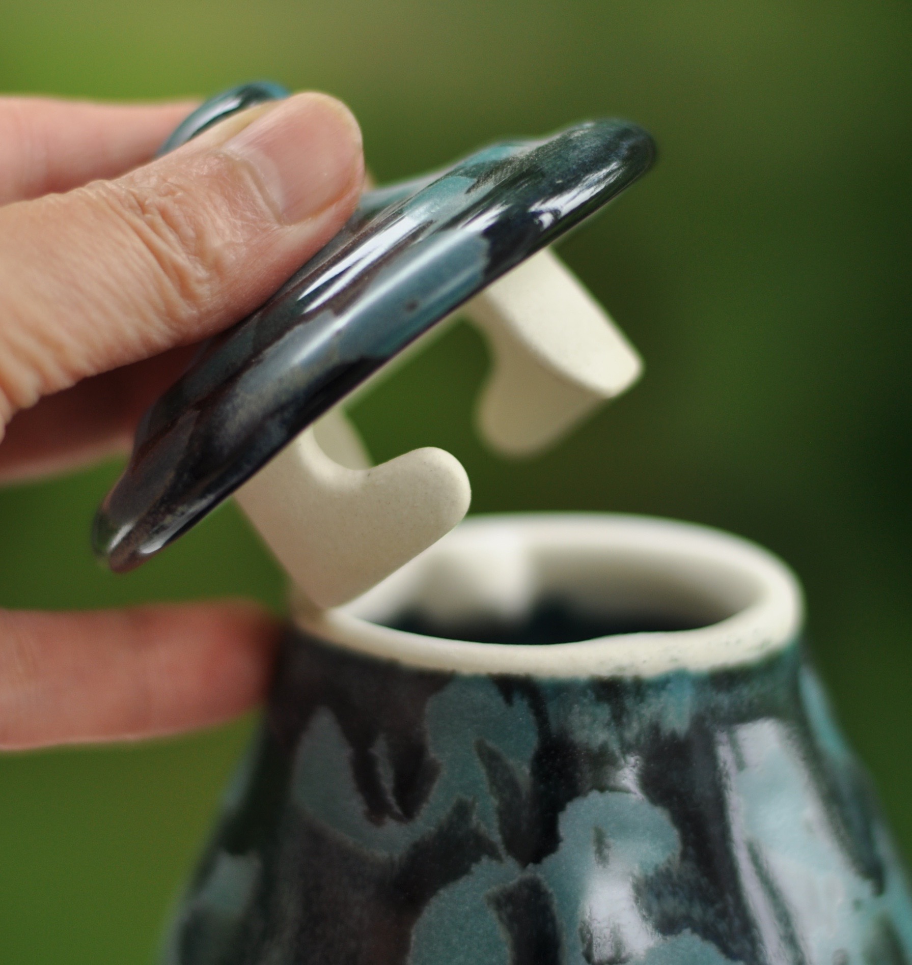 locking lid urns Lucy Fagella.jpg
