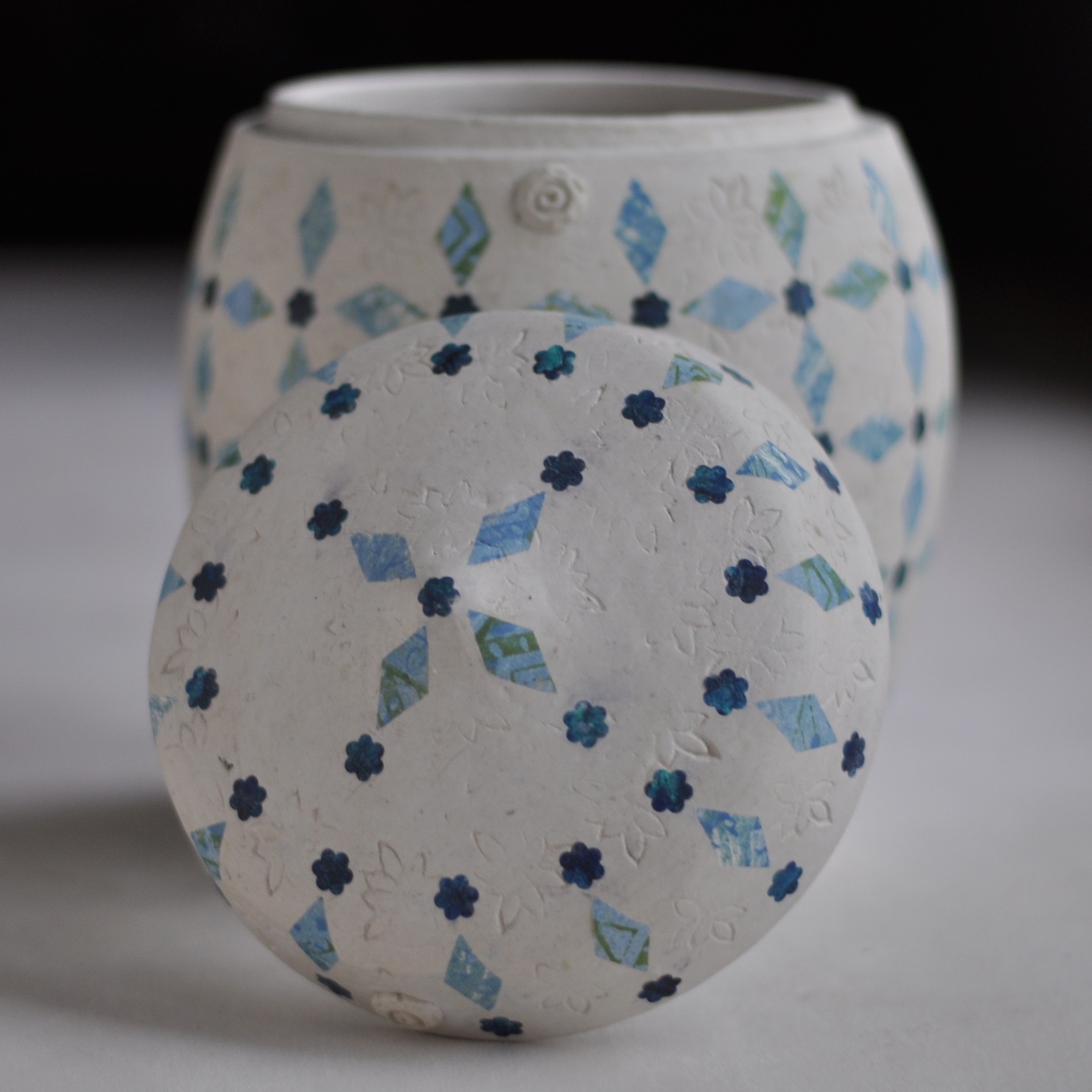 Biodegradable Urn Diamonds of Blue Lid LuciaUrns.com.jpg
