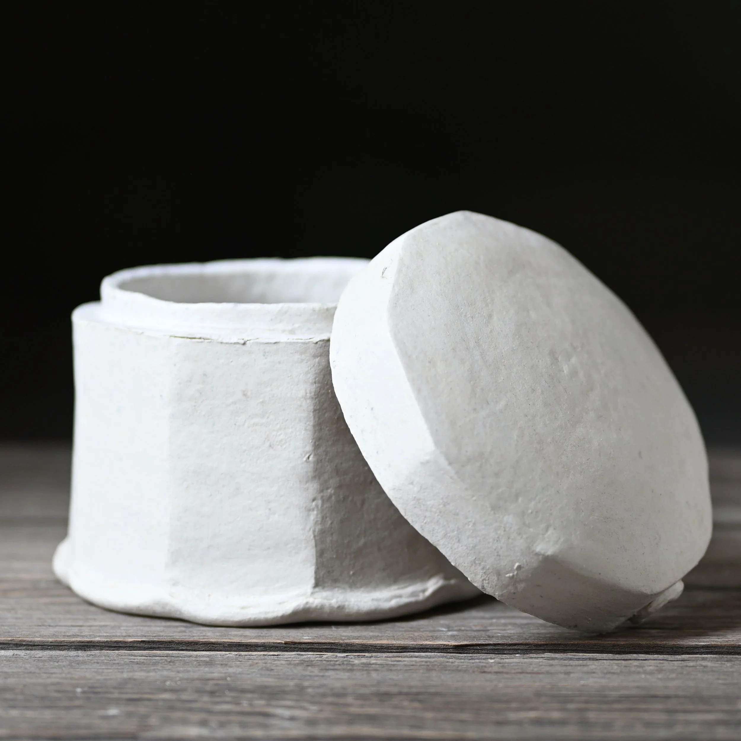 Biodegradable Urn, Peaceful Waves, Natural White, Small Size — Lucia Urns