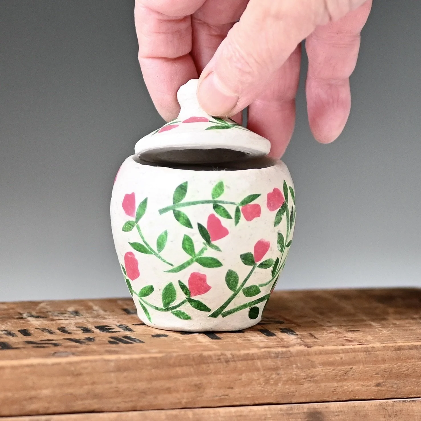 Biodegradable Tiny Keepsake Urn, Red Roses