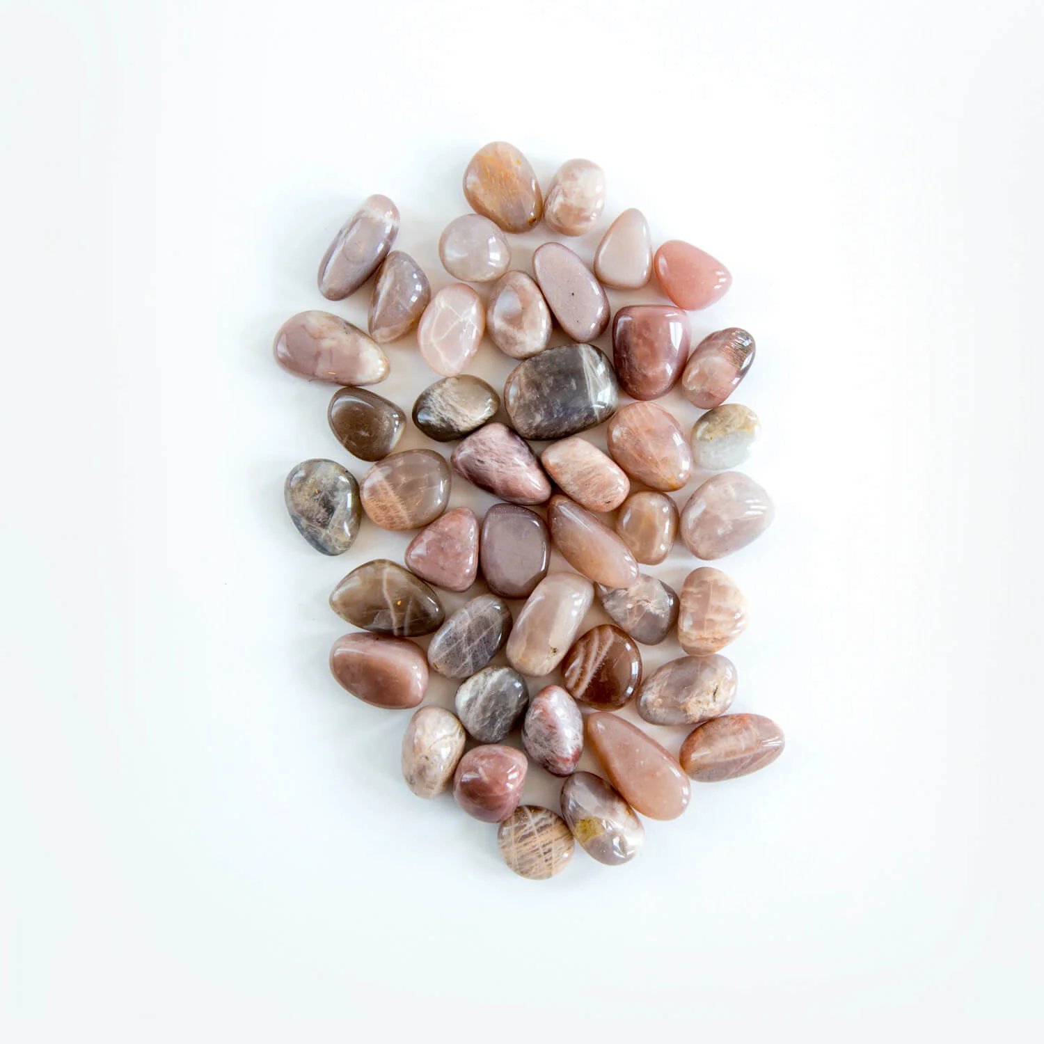 Moonstone is connected to the angel Haniel and carries the energy of the new moon, which aids psychic perceptions and dreams.