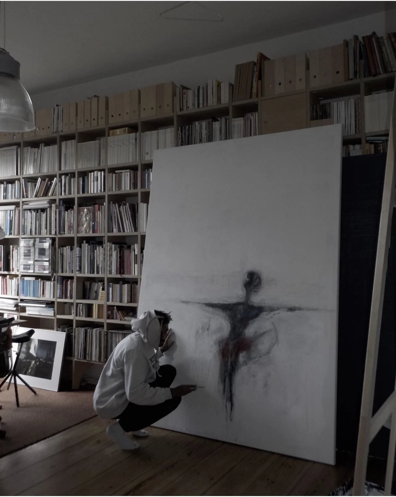 Jet Le Parti painting Prometheus in Berlin studio (2023)
