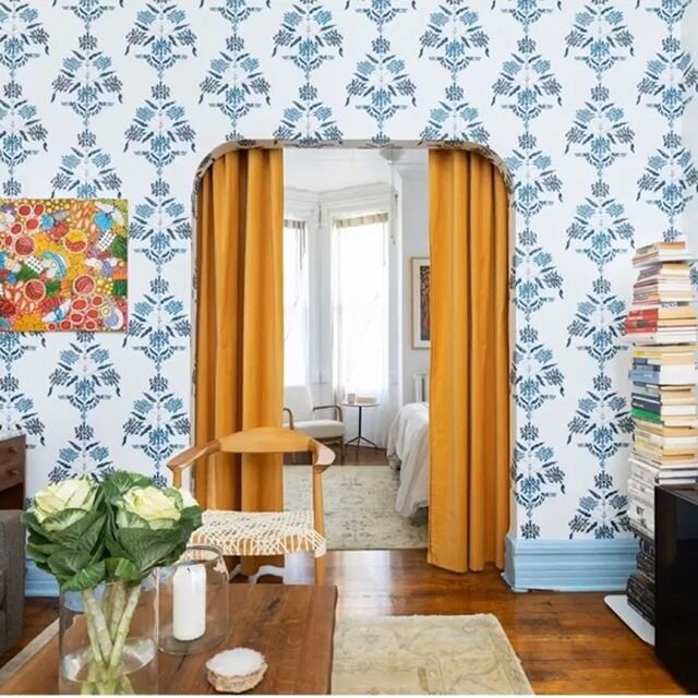 We 💙 a good before and after! Especially when it features our &ldquo;Soldo&rdquo; wallpaper for @hyggeandwest - thank you @meganhopp design! #tfxhw #wallpaper