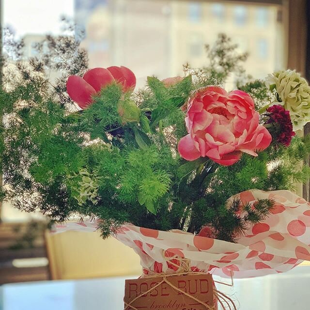 Returned to NYC late last night after eight weeks away. This Mother&rsquo;s Day surprise from Suysel by the uber-talented @vikirutsch unleashed all the tears. Beauty in the time of Corona. 💕#somuchlove #gratitude #mothersday #2020