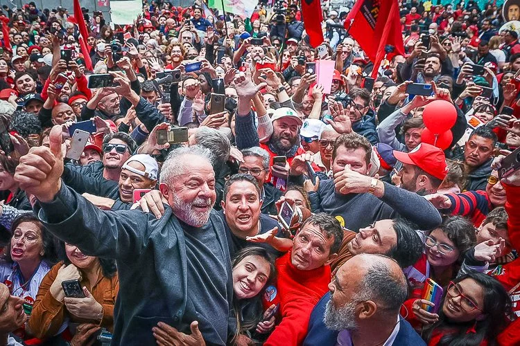 De la cárcel a la presidencia. ¿Cómo vuelve Lula da Silva al poder en Brasil?