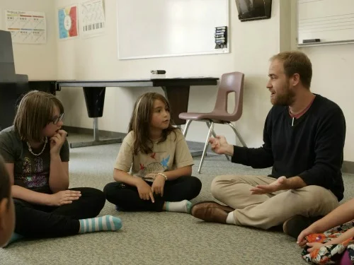 Chorus School Composer in Residence Danny Clay works with SFGC’s Beginners and Beyond Summer Camp.