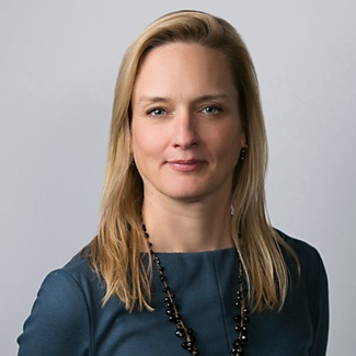 Leah Fitschen Schloss | Secretary & Alumna Associate Director, Baker McKenzie