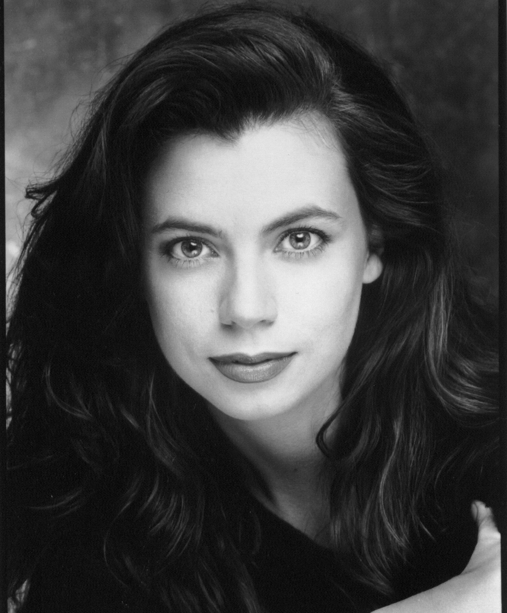 Nell+Cropped+Headshot.jpg
