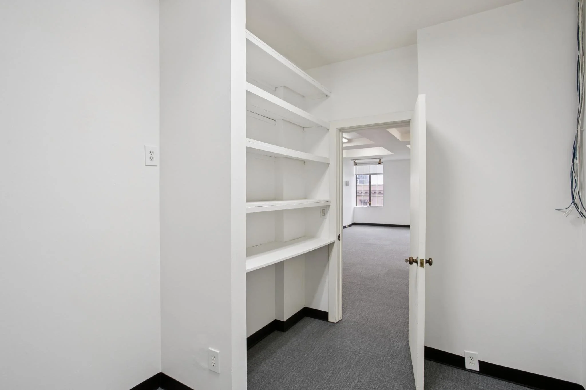4th Fl_Suite 401_Photo 3.jpg