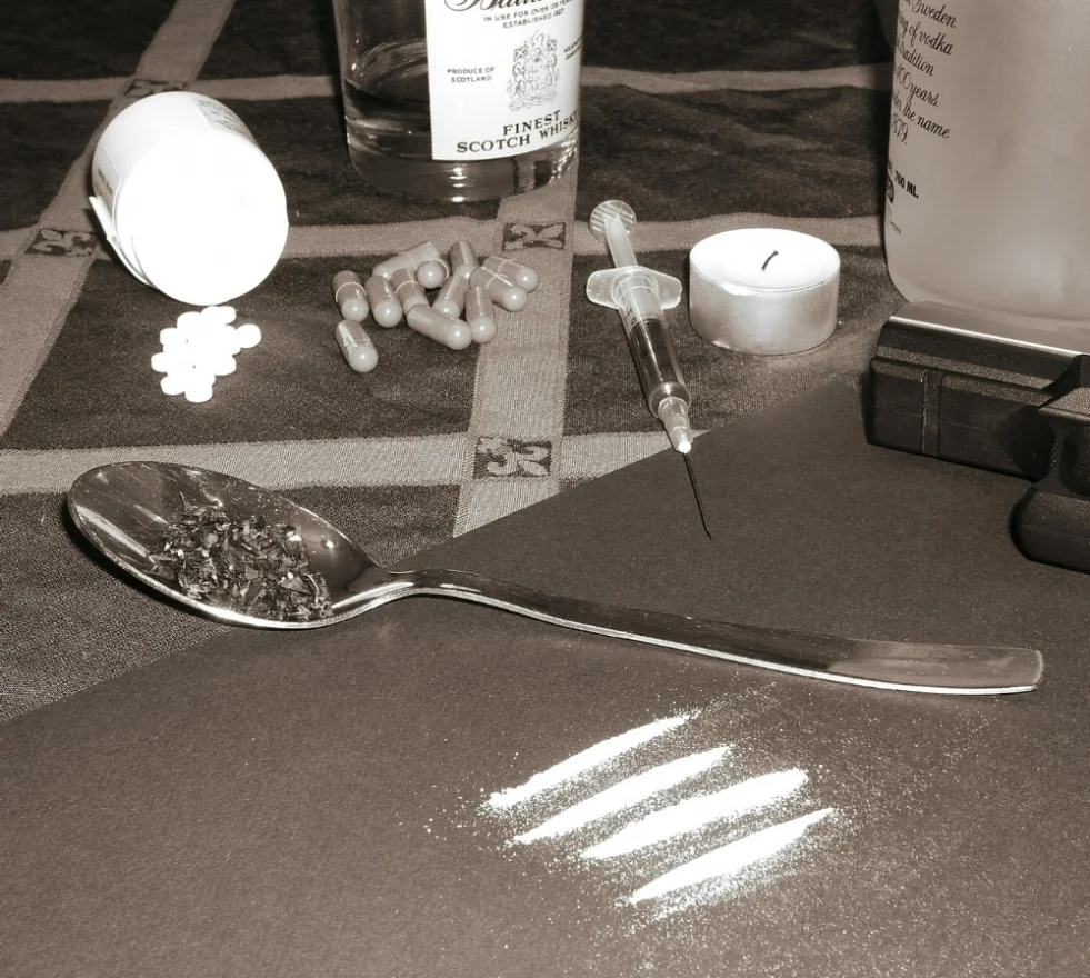 various-abusive-drugs-1194938-1600x1200.jpg