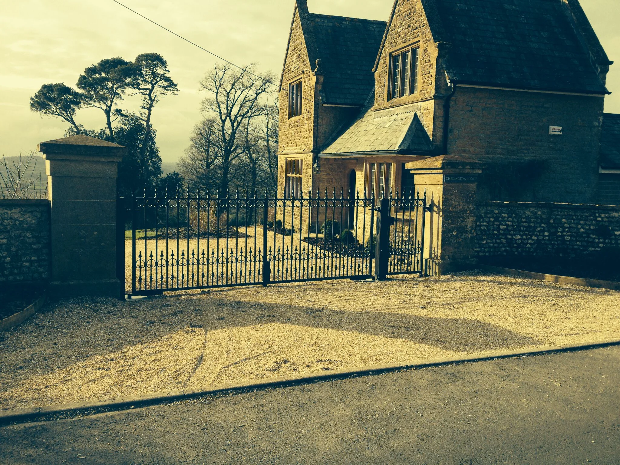 house metal automatic.JPG