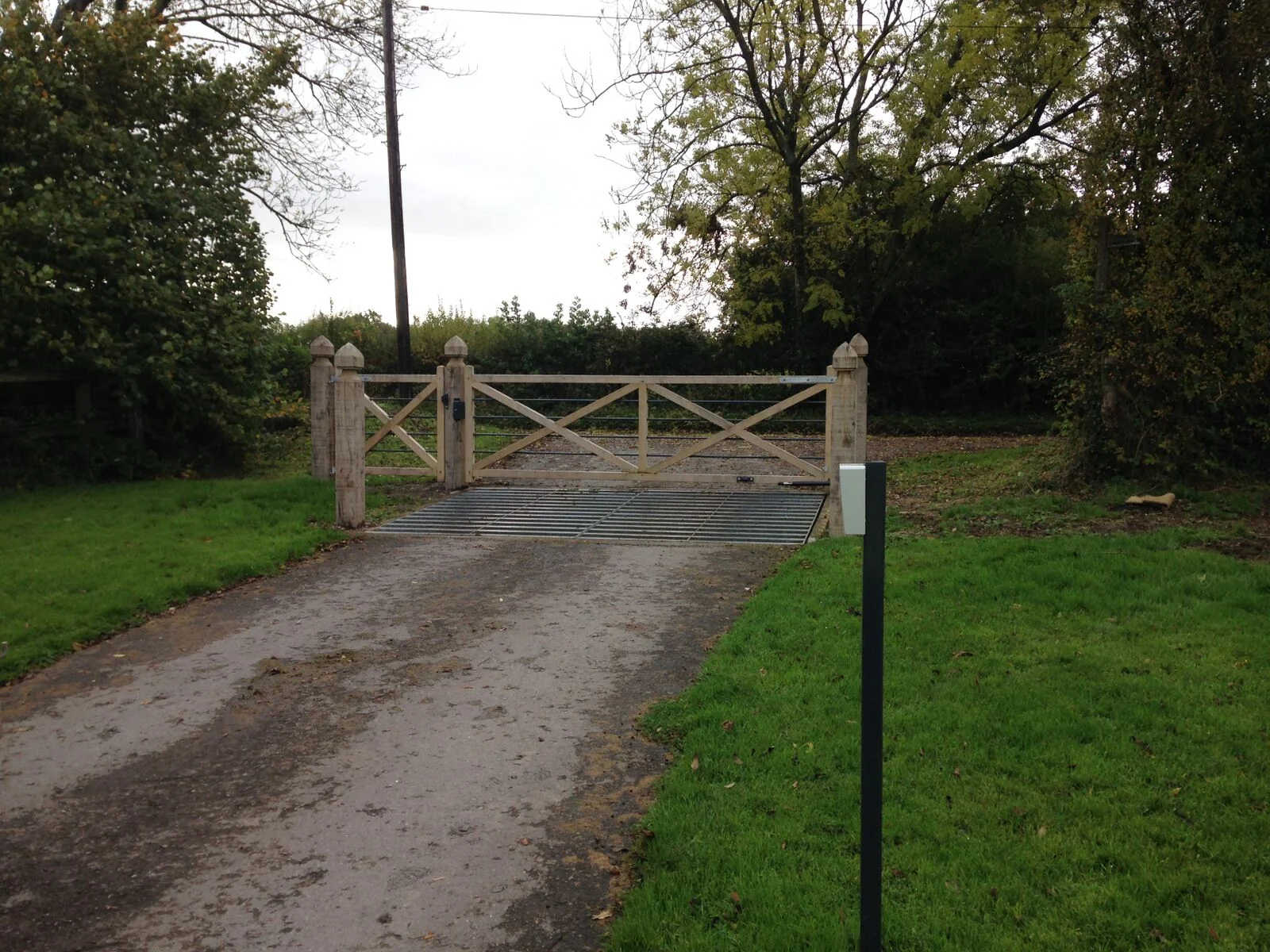 Country Classic Wooden Light Oak with Park Railings