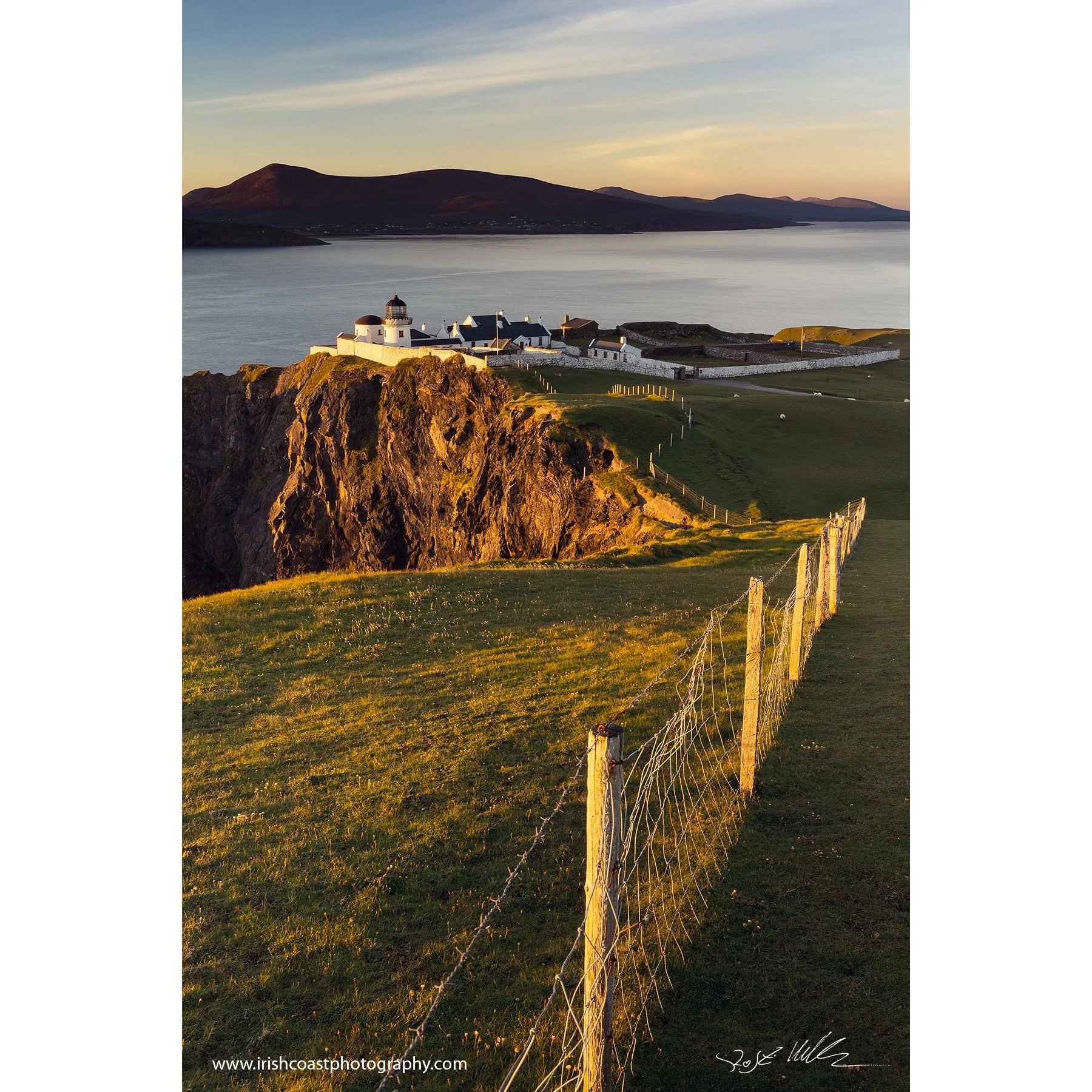 Mayo - Clare Island lighthouse 01.jpg
