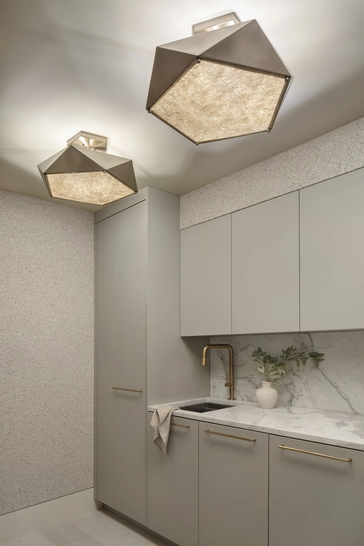 0019_FarnadyInteriors_06_06_22_SMALL.jpg